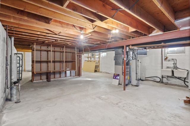 6065 Oakwood Road, Woodbury, MN 55125