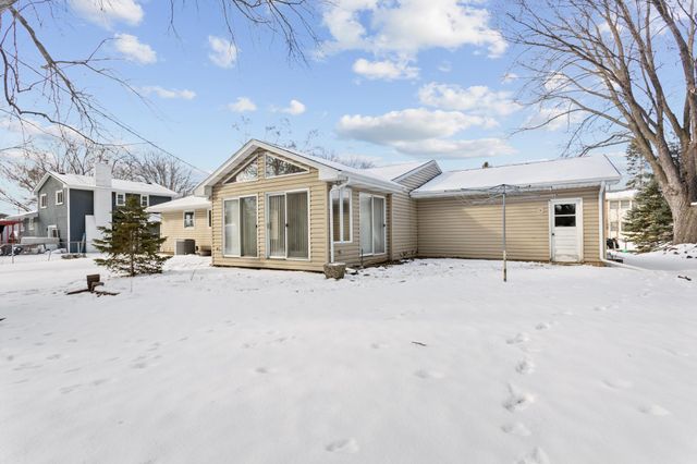 6065 Oakwood Road, Woodbury, MN 55125