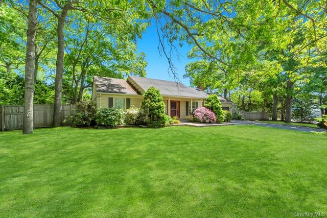 3 Woodbine Lane, East Moriches, NY 11940