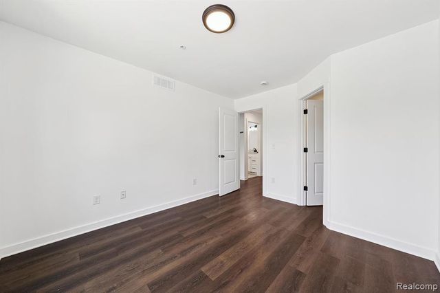 431 Village Drive 188, Walled Lake, MI 48390