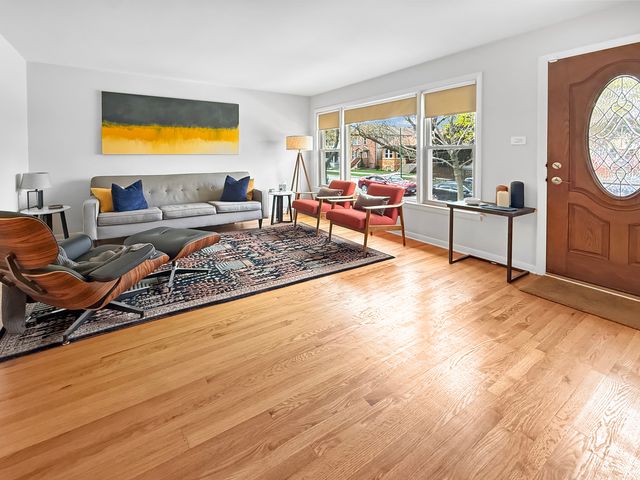 5639 N MAJOR Avenue, Chicago, IL 60646