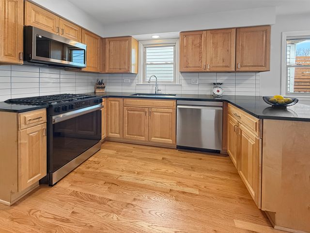 5639 N MAJOR Avenue, Chicago, IL 60646