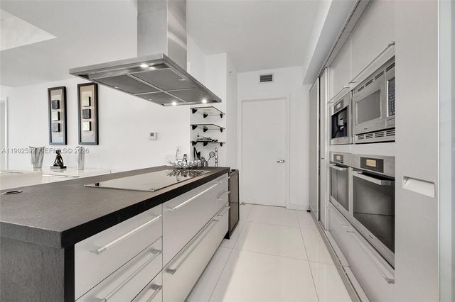 18201 Collins Ave 1002, Sunny Isles Beach, FL 33160