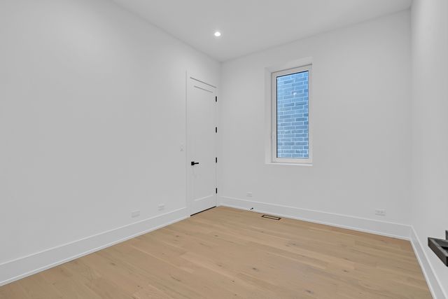 505 W Elm Avenue 7, Chicago, IL 60610