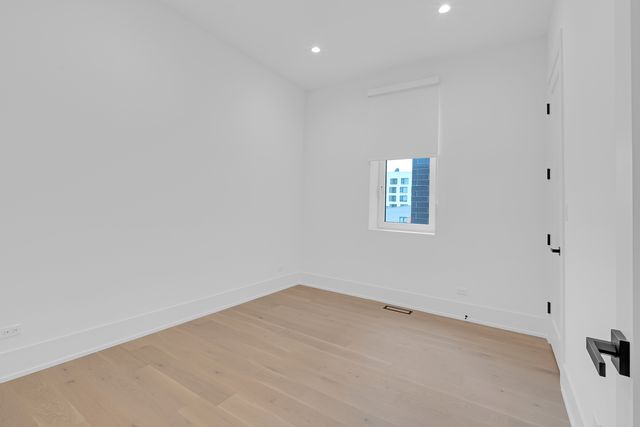 505 W Elm Avenue 7, Chicago, IL 60610