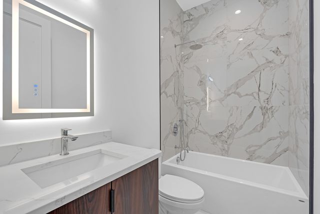 505 W Elm Avenue 7, Chicago, IL 60610
