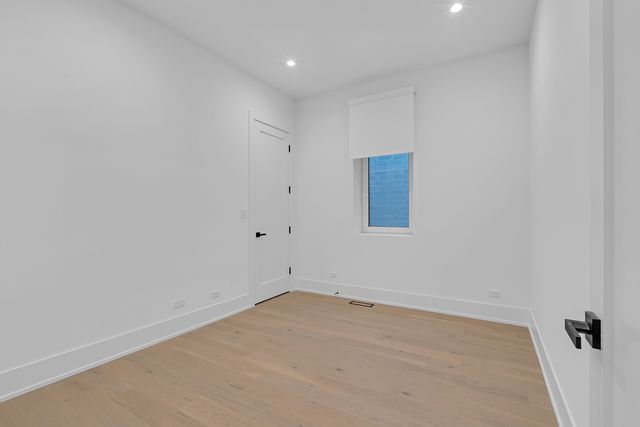 505 W Elm Avenue 7, Chicago, IL 60610