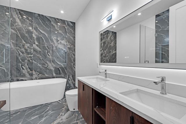 505 W Elm Avenue 7, Chicago, IL 60610