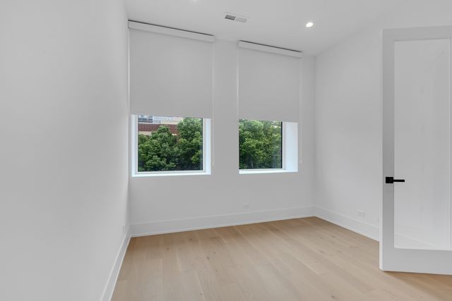 505 W Elm Avenue 7, Chicago, IL 60610