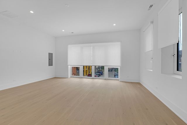 505 W Elm Avenue 7, Chicago, IL 60610