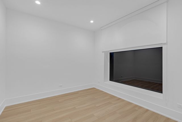 505 W Elm Avenue 7, Chicago, IL 60610