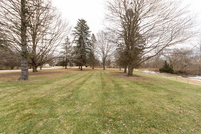 18485 Ridge Road, Northville, MI 48168