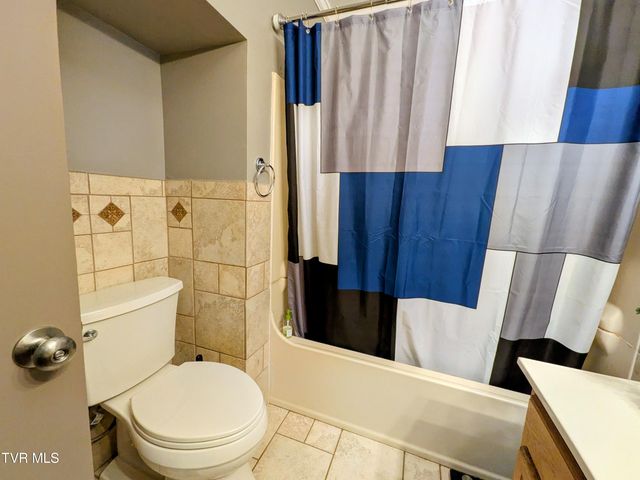 205 Live Oak Drive, Kingsport, TN 37660