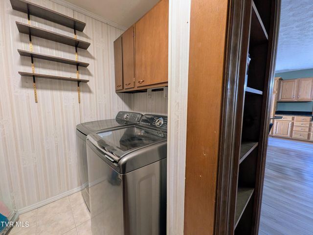 205 Live Oak Drive, Kingsport, TN 37660