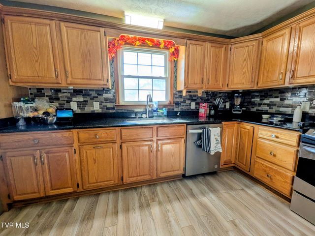 205 Live Oak Drive, Kingsport, TN 37660