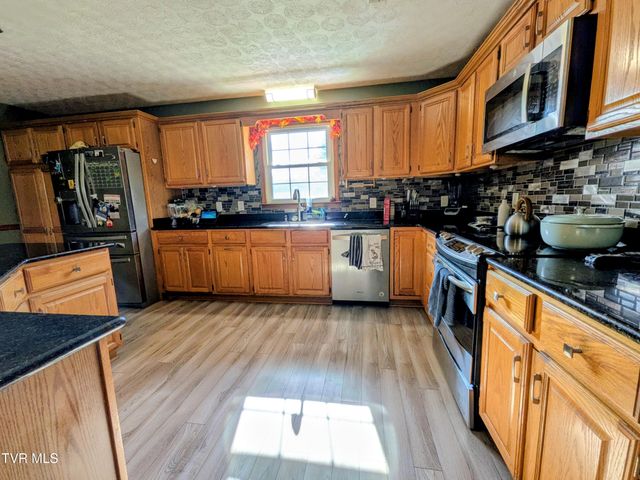 205 Live Oak Drive, Kingsport, TN 37660