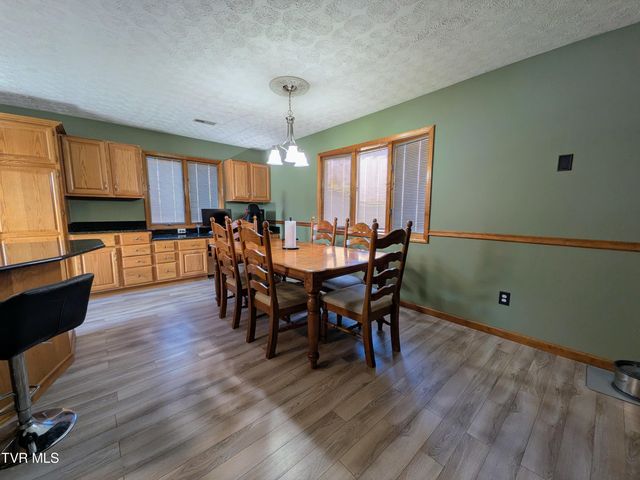 205 Live Oak Drive, Kingsport, TN 37660