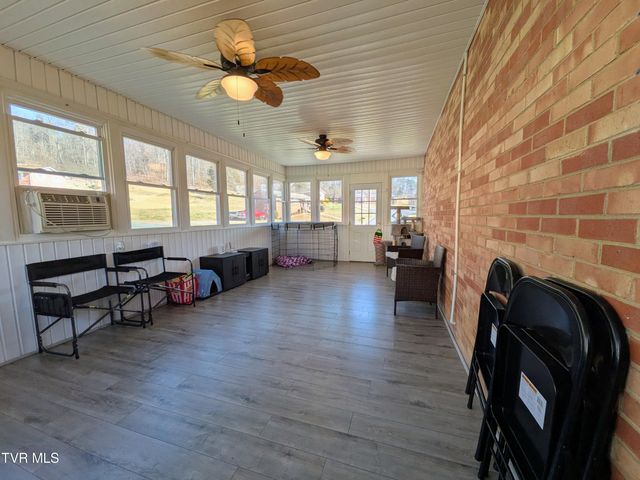 205 Live Oak Drive, Kingsport, TN 37660