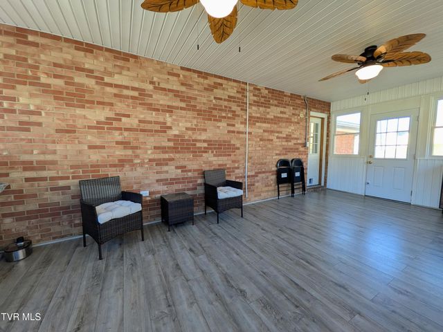 205 Live Oak Drive, Kingsport, TN 37660