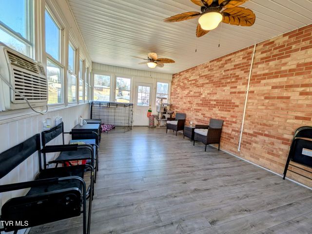 205 Live Oak Drive, Kingsport, TN 37660