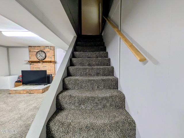 205 Live Oak Drive, Kingsport, TN 37660