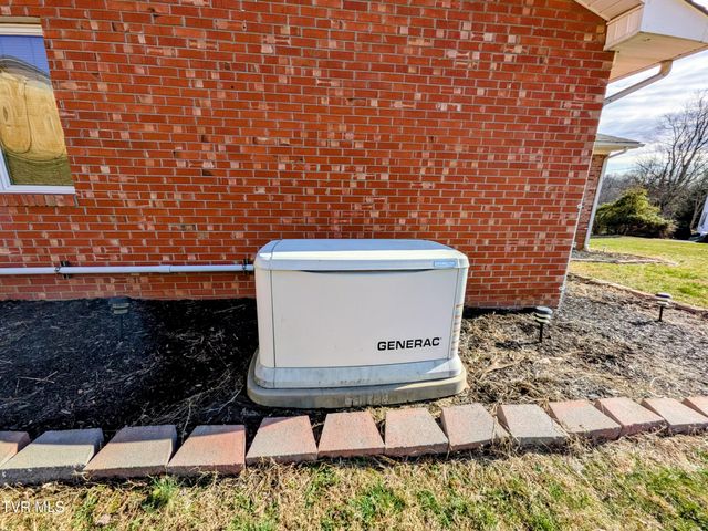 205 Live Oak Drive, Kingsport, TN 37660