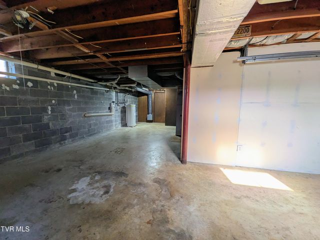 205 Live Oak Drive, Kingsport, TN 37660