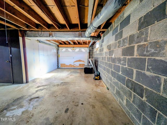 205 Live Oak Drive, Kingsport, TN 37660