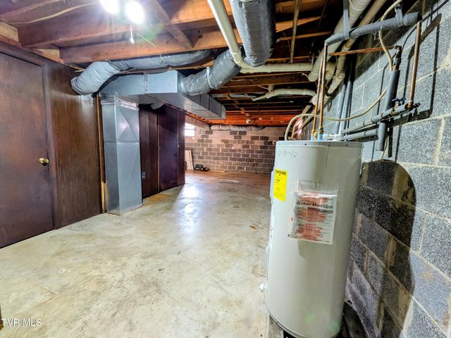 205 Live Oak Drive, Kingsport, TN 37660