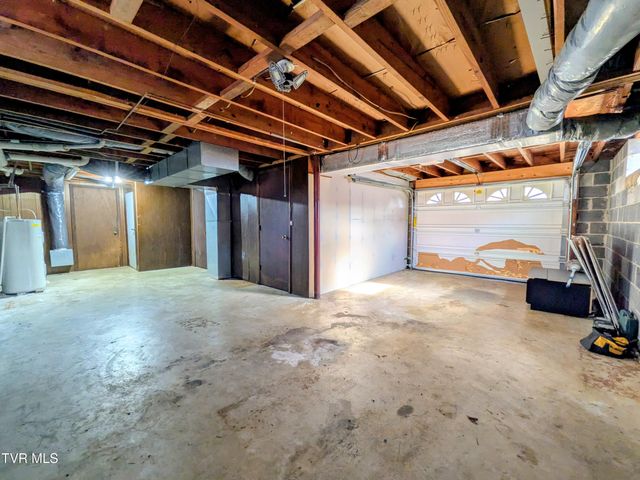 205 Live Oak Drive, Kingsport, TN 37660