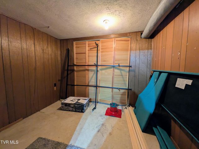 205 Live Oak Drive, Kingsport, TN 37660