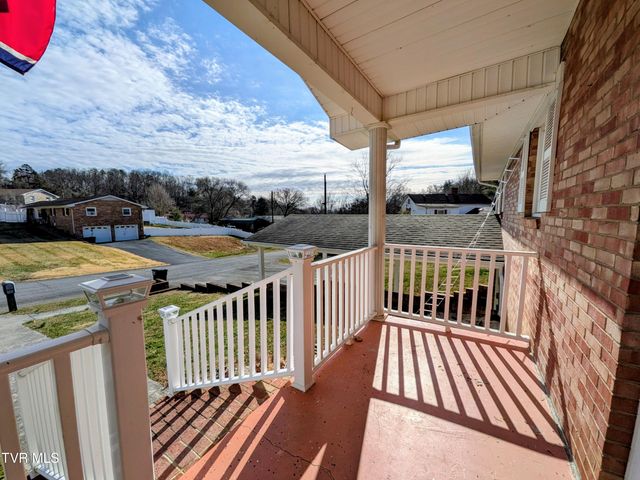 205 Live Oak Drive, Kingsport, TN 37660