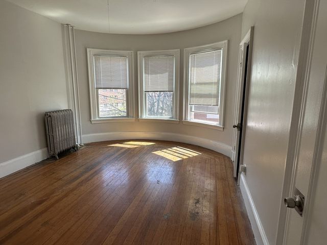 52 Summer 301, Malden, MA 02148