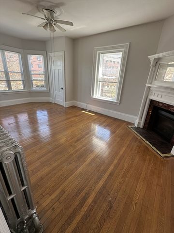52 Summer 301, Malden, MA 02148
