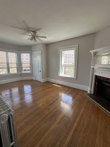 52 Summer 301, Malden, MA 02148