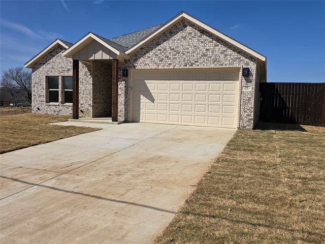 2505 Oakwood Terrace, Haltom City, TX 76117