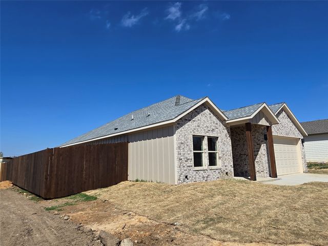 2505 Oakwood Terrace, Haltom City, TX 76117