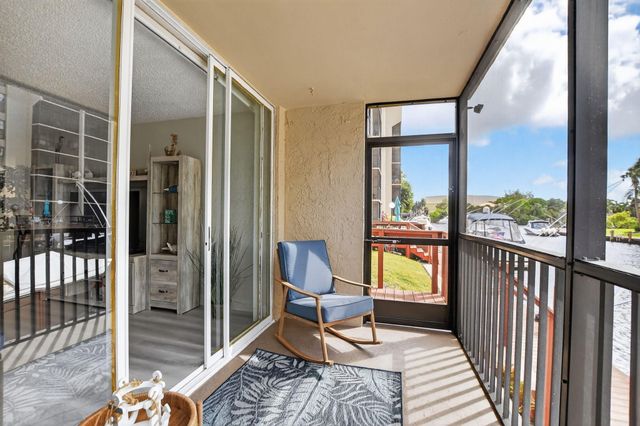 8 Royal Palm Way 107, Boca Raton, FL 33432