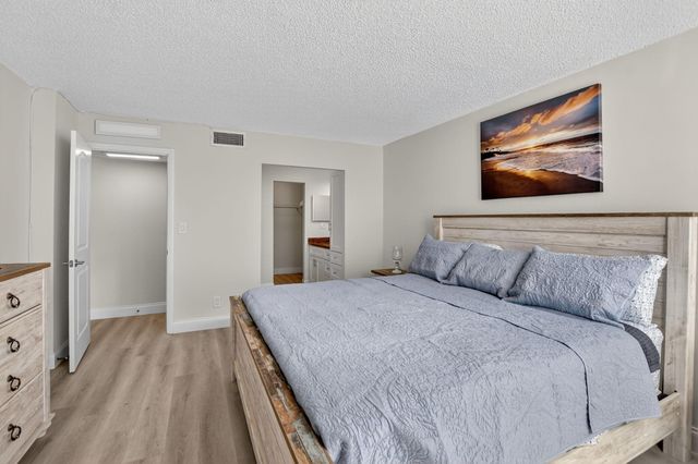 8 Royal Palm Way 107, Boca Raton, FL 33432