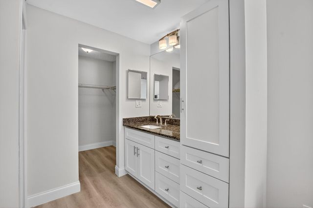 8 Royal Palm Way 107, Boca Raton, FL 33432