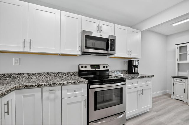 8 Royal Palm Way 107, Boca Raton, FL 33432