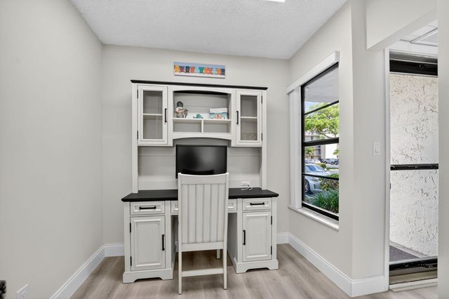 8 Royal Palm Way 107, Boca Raton, FL 33432