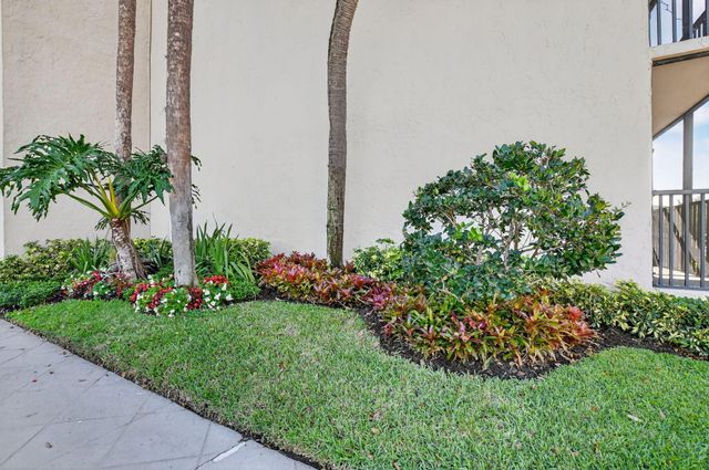 8 Royal Palm Way 107, Boca Raton, FL 33432