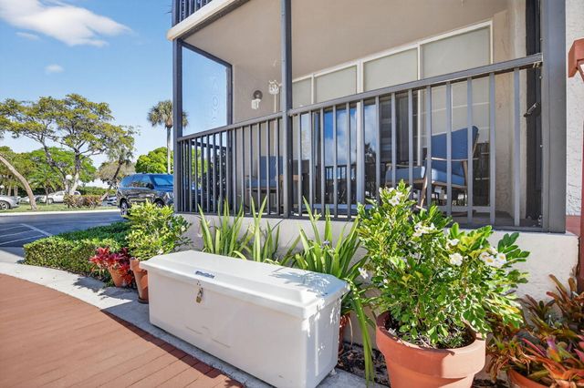 8 Royal Palm Way 107, Boca Raton, FL 33432