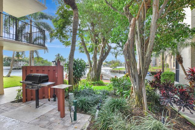 8 Royal Palm Way 107, Boca Raton, FL 33432