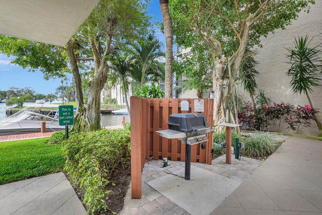 8 Royal Palm Way 107, Boca Raton, FL 33432