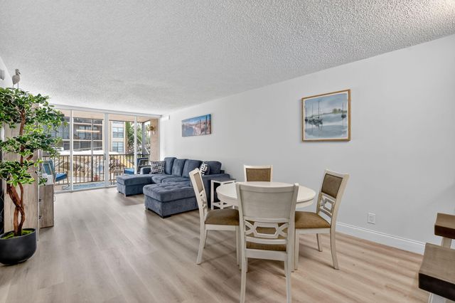 8 Royal Palm Way 107, Boca Raton, FL 33432