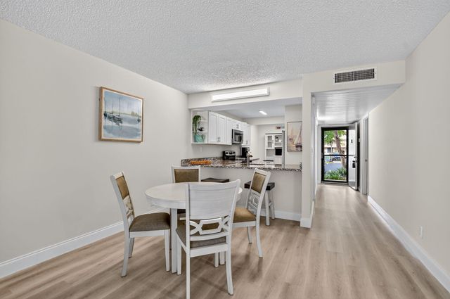 8 Royal Palm Way 107, Boca Raton, FL 33432