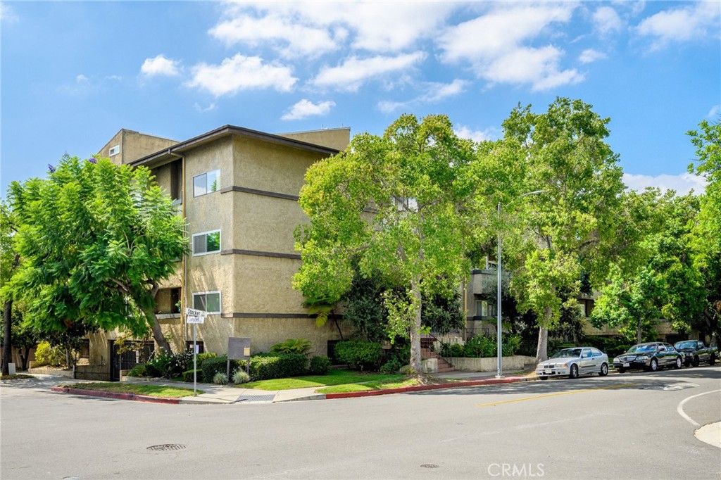 320 E Stocker 107, Glendale, CA 91207 — exterior