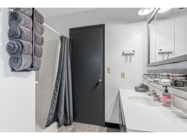 441 4TH Ave, Castle Rock, WA 98611